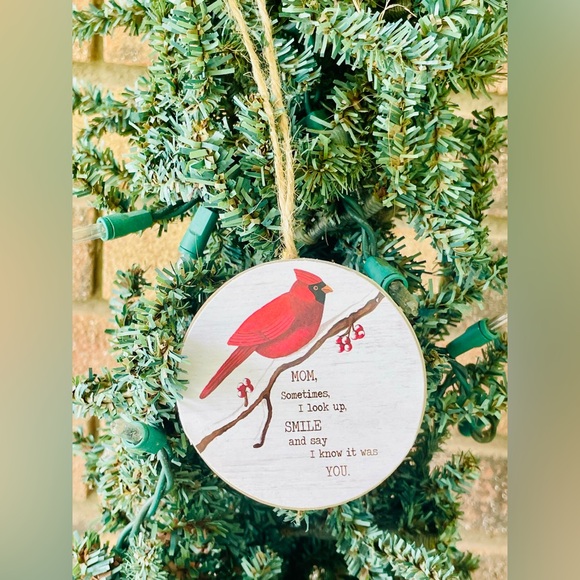 *Mom Round Cardinal Ornament - Picture 6 of 11